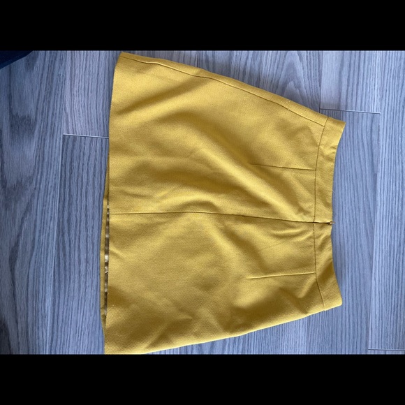 🍋Zara Mustard Zipper Skirt🍋 - Picture 3 of 4
